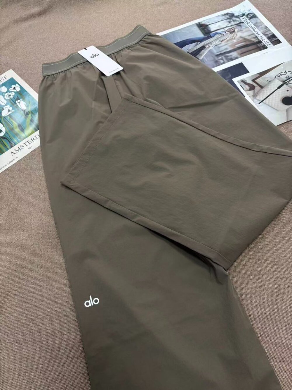 🥝NWT Alo Yoga Suit Up Trouser (Olive) Regular 30-inch Inner Seam Length 💫 - Picture 5 of 10